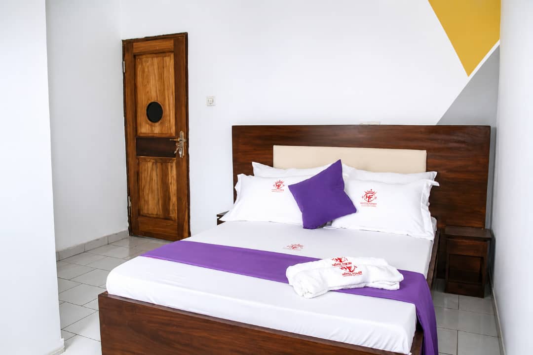 Chambre confort - Hôtel Fokam, hôtel à Yaoundé