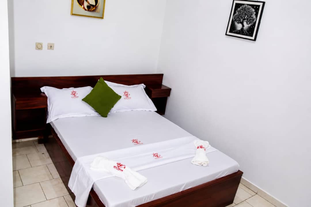 Chambre Deluxe - Hôtel Fokam Yaoundé